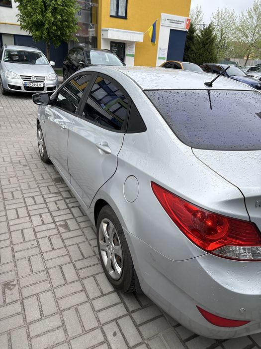 Hyundai accent rb 2011рік автомат