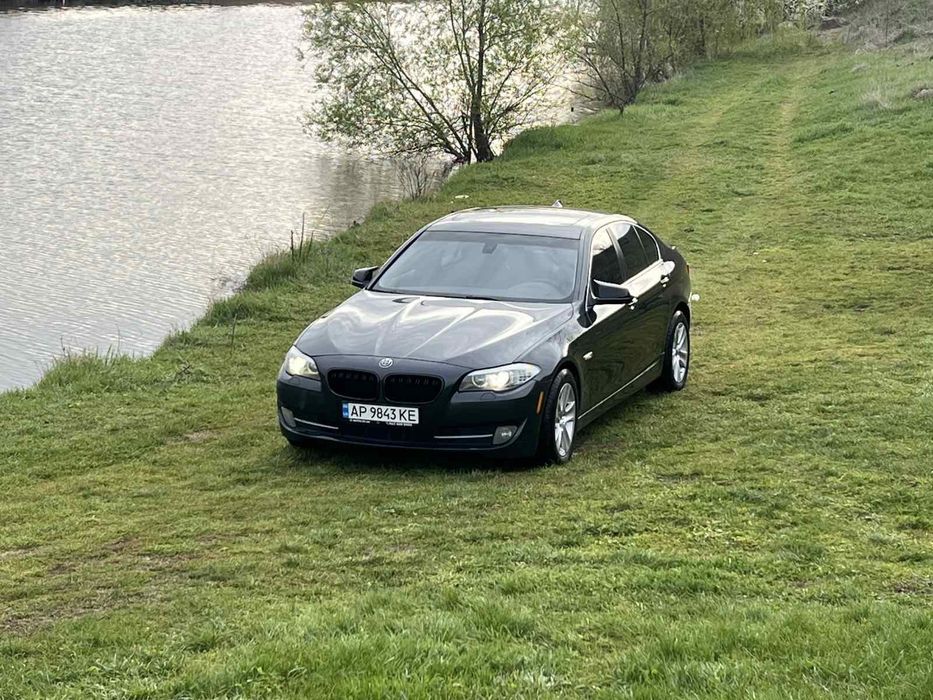 BMW F 10 (528) 2011 Атмосфера