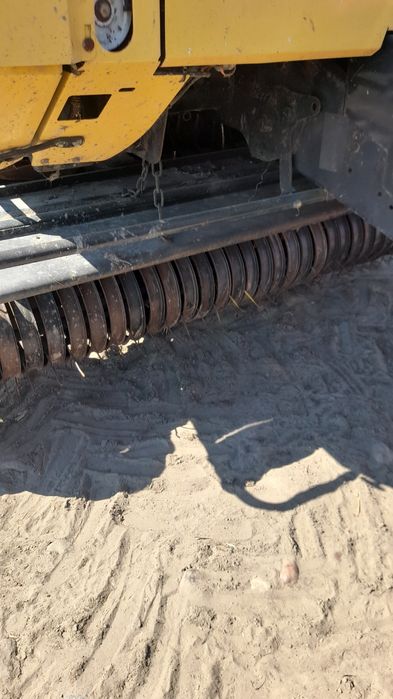 Prasa New Holland BR7070