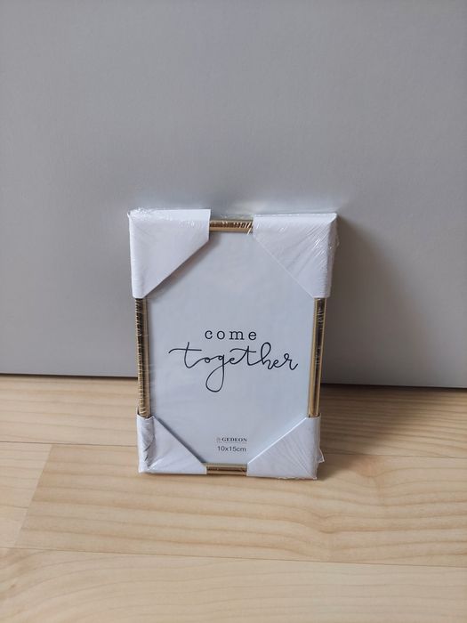 Ramka na zdjęcie 10x15cm, złota, nowa