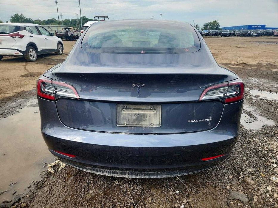 Tesla Model 3 2021;