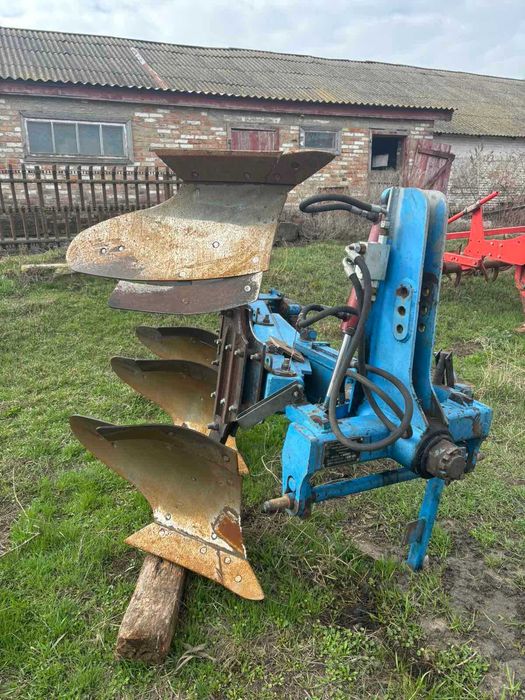 Плуг оборотний ПОН-3. Робочий стан.