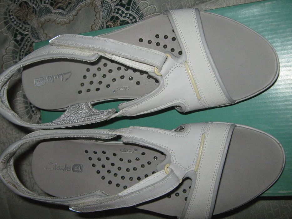 Босоножки Clarks р.41,5