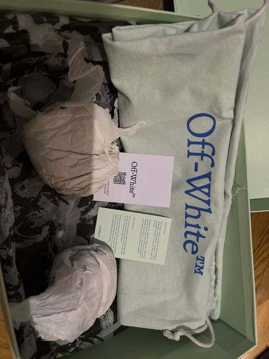 Кросівки off-white