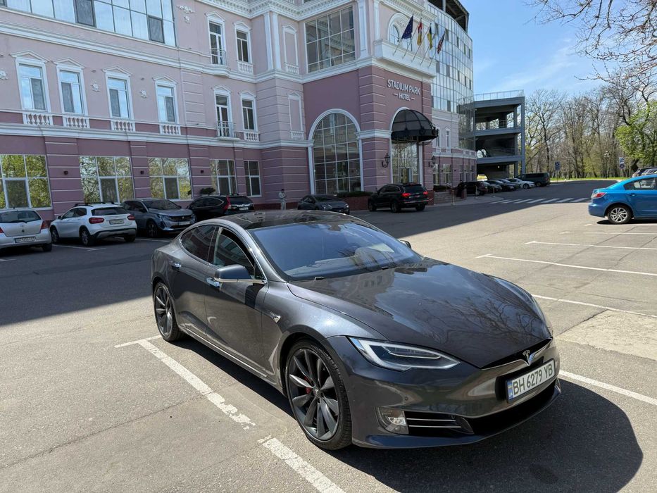Tesla Model S Performance 2016