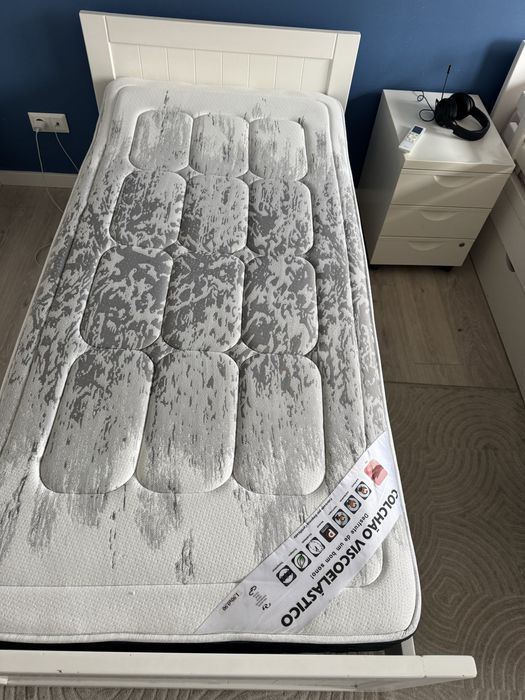 Cama 1900x900 + Colchão viscoelástico