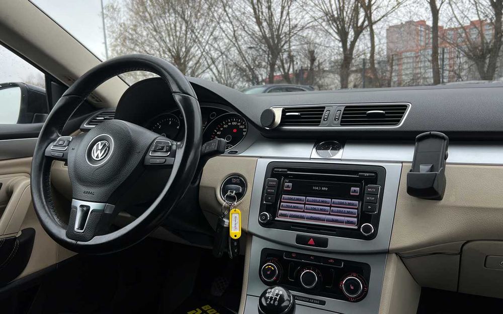 Volkswagen Passat 2011