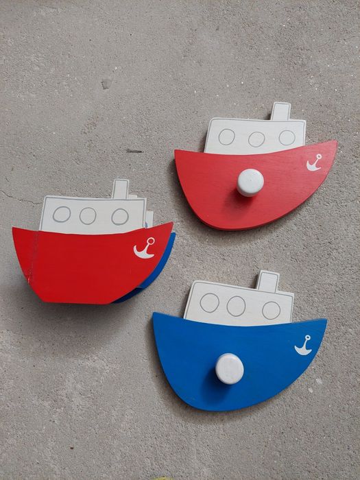 Passpartout, mealheiro e dois cabides