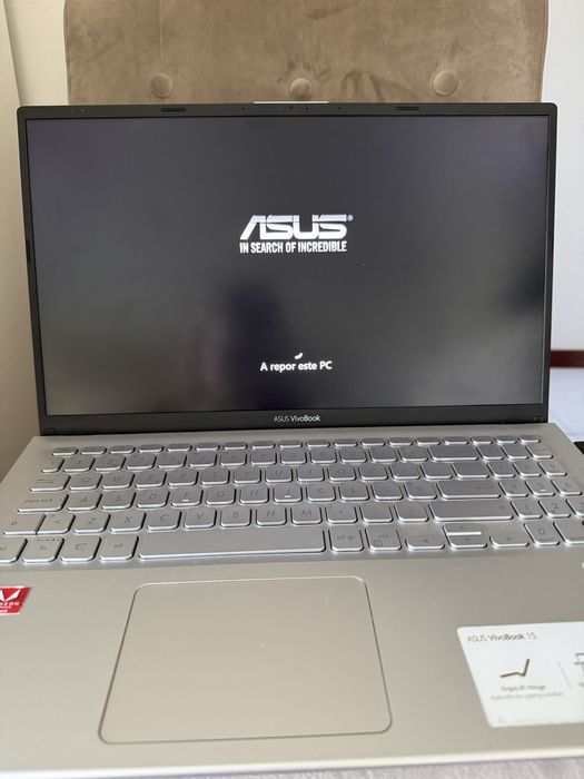 Vendo Pc asus vivobook 15