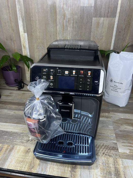 Кавомашина Philips LatteGo Series 5500 Series EP5547/90