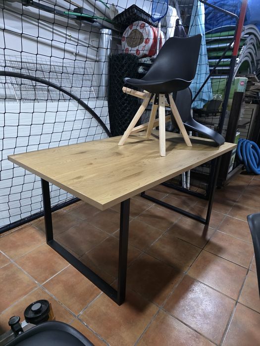 Mesa 1,60mt com 6 cadeiras