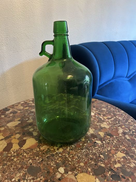 garrafões de vidro verde clássicos