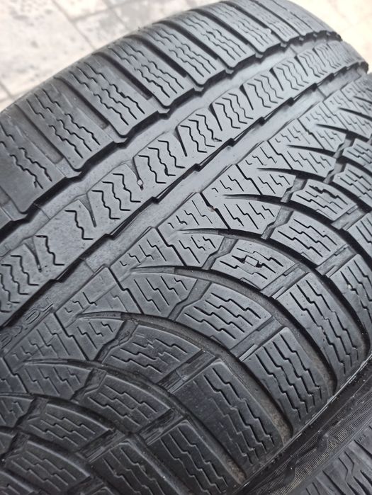 Зимняя резина 245/35 R21 Nokian WR A4