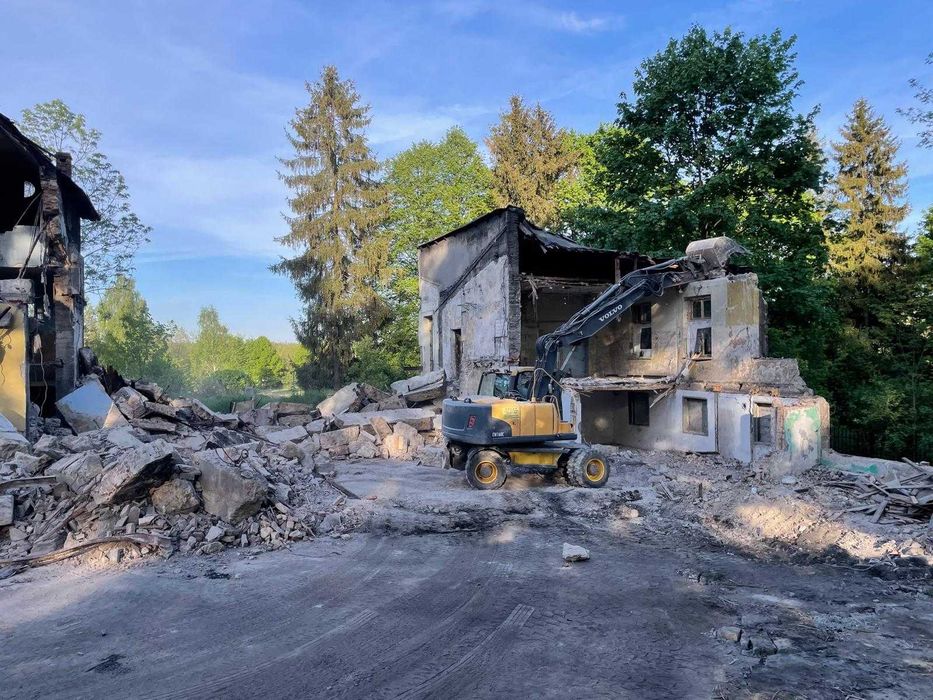 Wyburzenia ,wykopy, niwelacje, transport materiałów sypkich