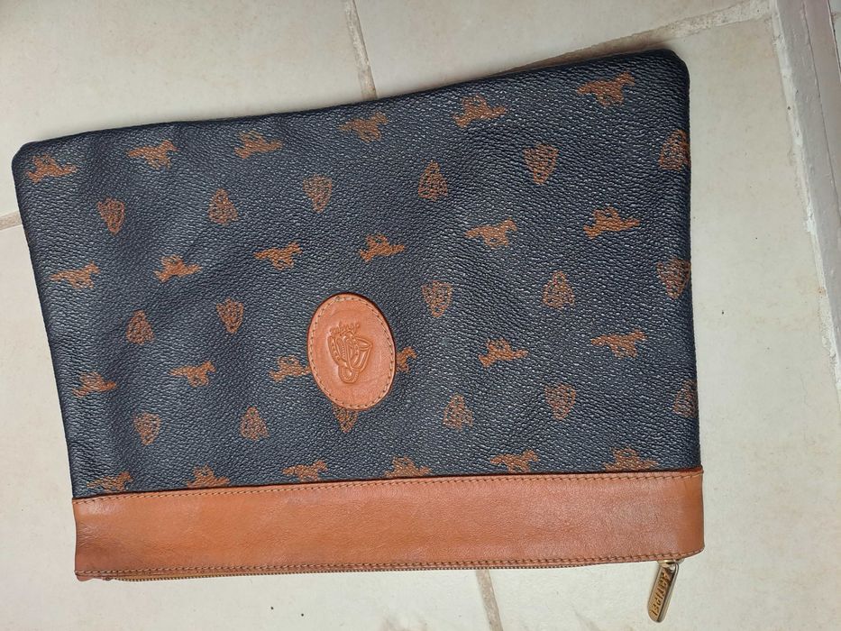 Malas em pele verdadeira!