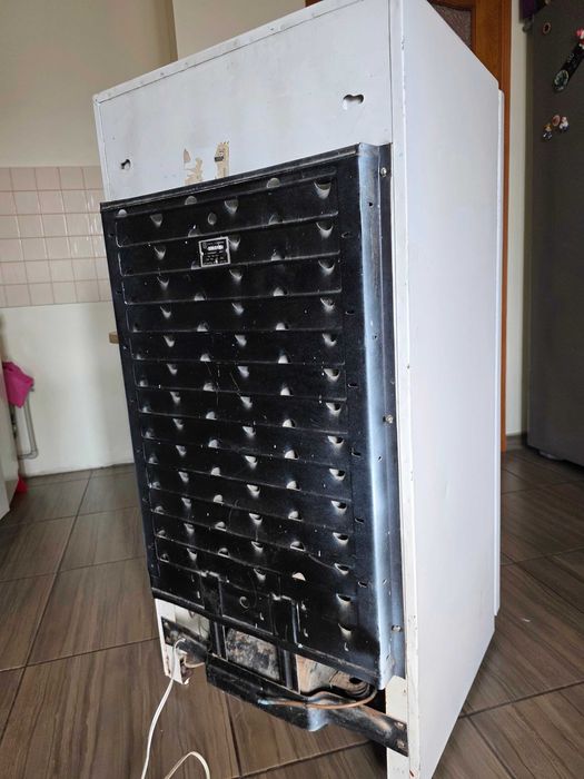 Холодильник АИСТ