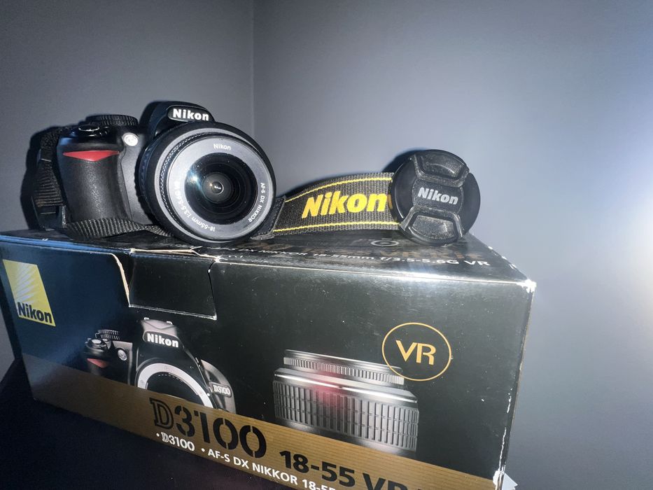 Nikon D3100 + объектив 18–55 мм