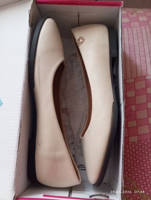 Туфлі бєжевого кольору