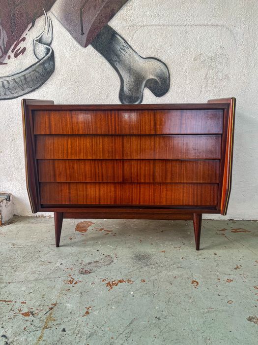 Cómoda vintage midcentury