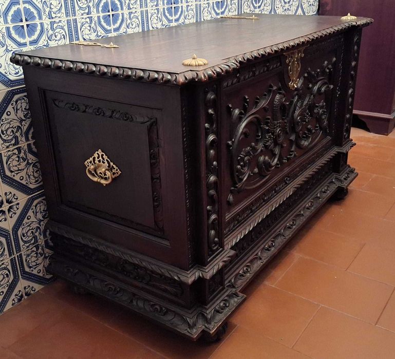 Arca de nogueira maciça (ULTIMA DESCIDA)
