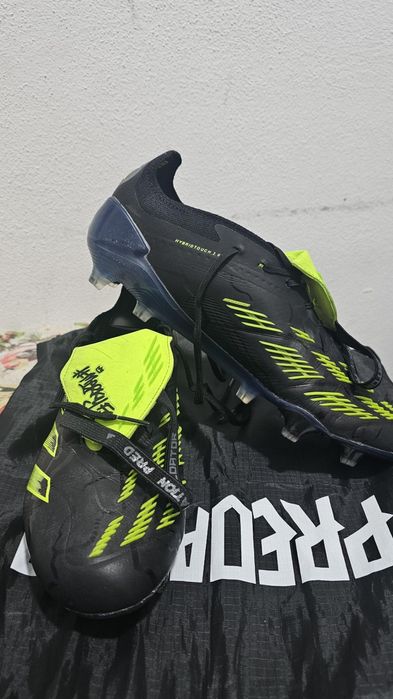 Chuteira Adidas Predator 42 2/3