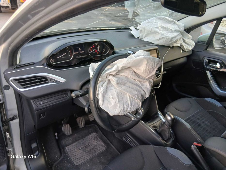 Peugeot 208 1.4 HDi Diesel (Poucos Km)