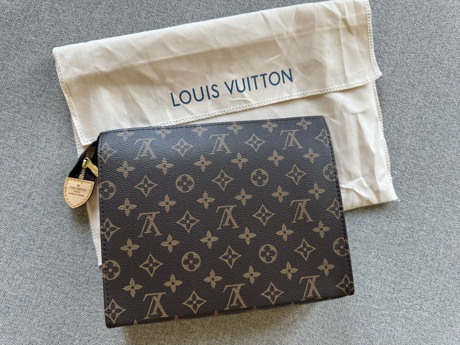 Necessaire Louis Vuitton