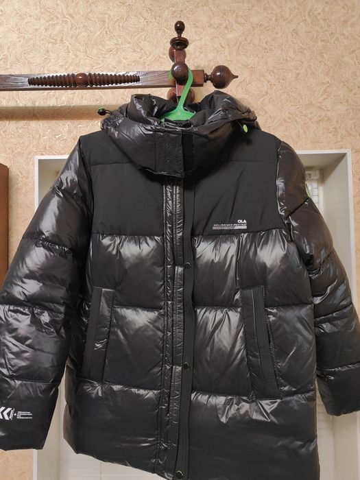 Продам зимнюю куртку,почти новая.