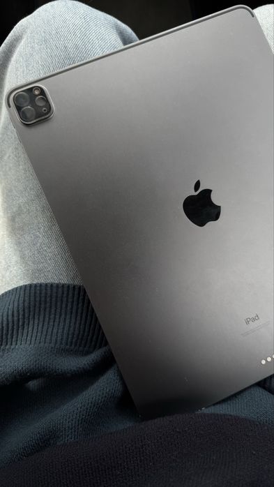 iPad pro 12.9 gen 4 256gb