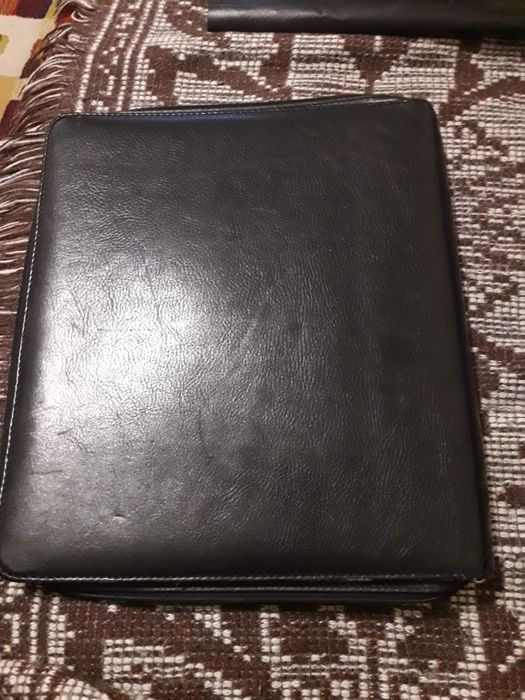 Папка кожанная. Для документов.