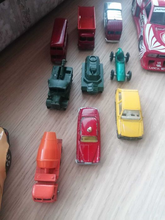 Miniaturas vintage - Ler anúncio)