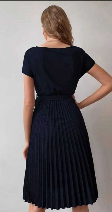 Сукня елегантна НОВА!