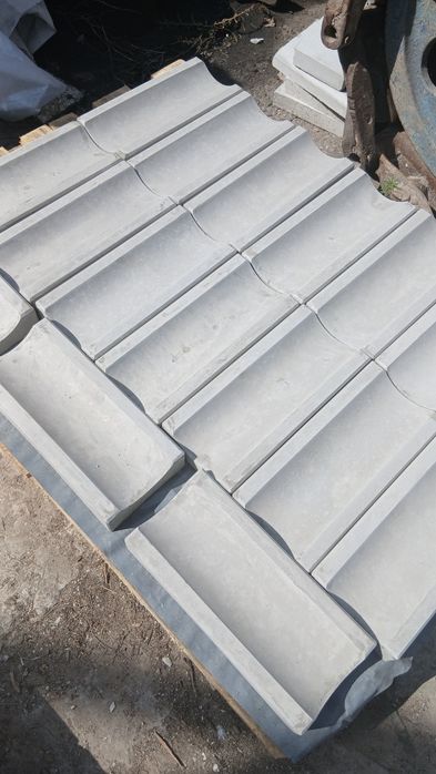 Бетонный отлив / водосток 35×16×6 см. Днепр, левый берег. Песок. Отсев