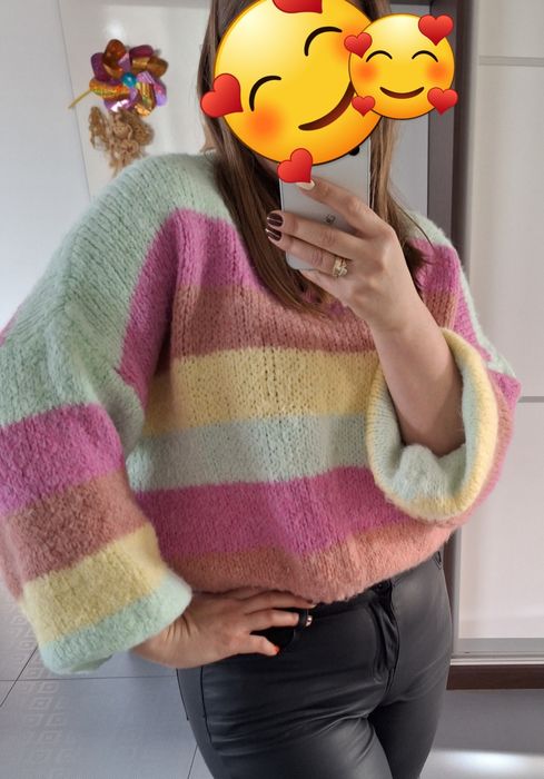 Mięciutki kolorowy sweter