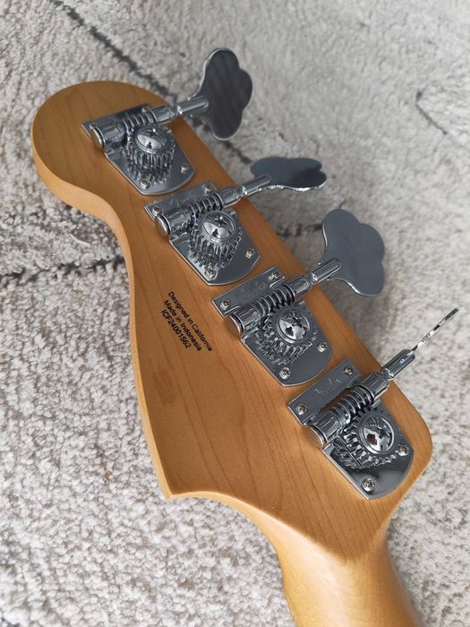 Fender standard Precision bass