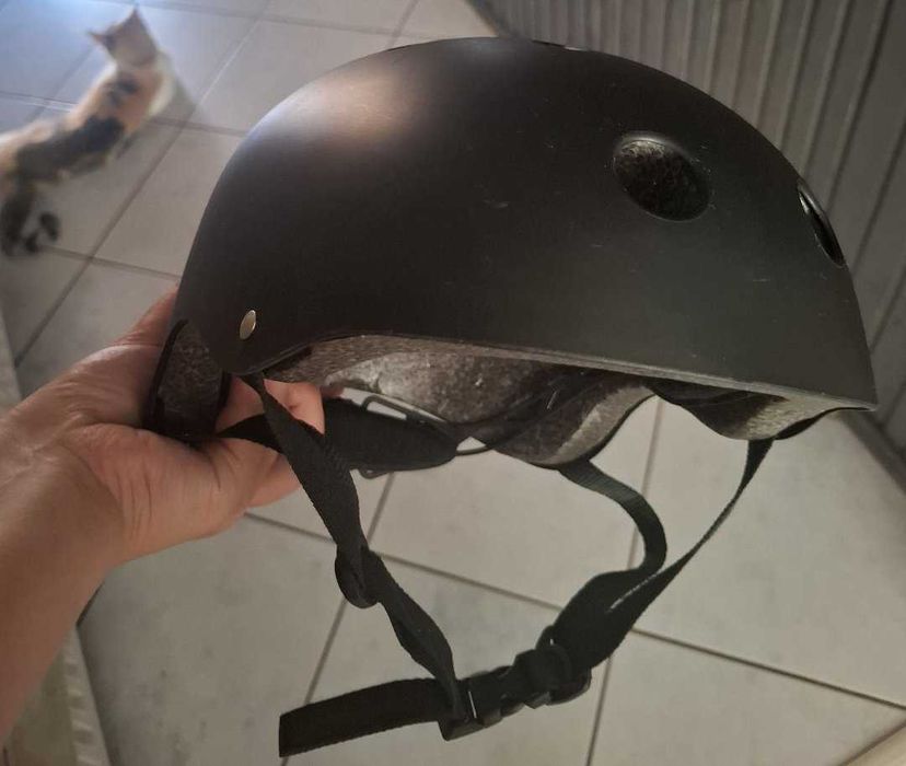 Kask rowerowy czarny