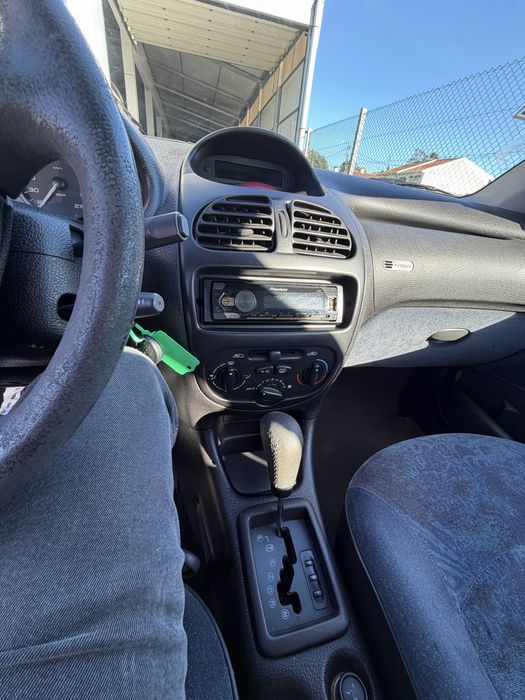 Peugeot 1.4i 75CV AC