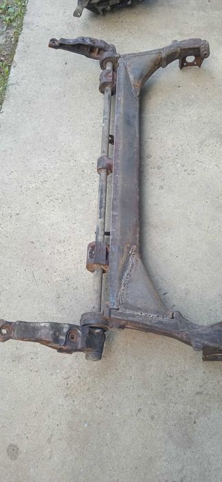 Балка задня Лагуна 1