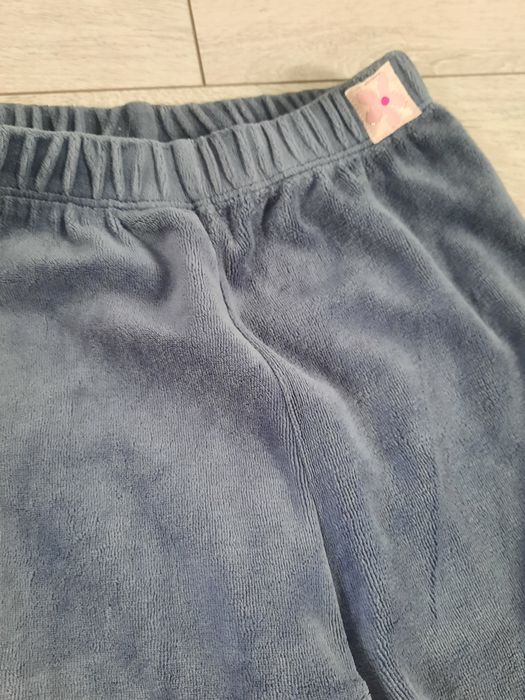 Ciepłe spodnie dla dziewczynki r. 128