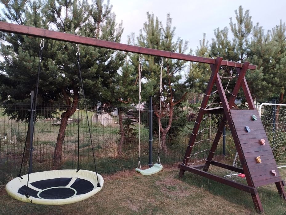 Plac zabaw, domek dla dzieci, huśtawka, zjeżdżalnia, ścianka. DUŻY