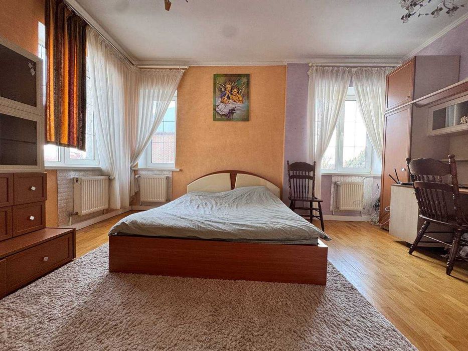 Престижна локація, якісний будинок, 16 соток, БАНЯ на дровах