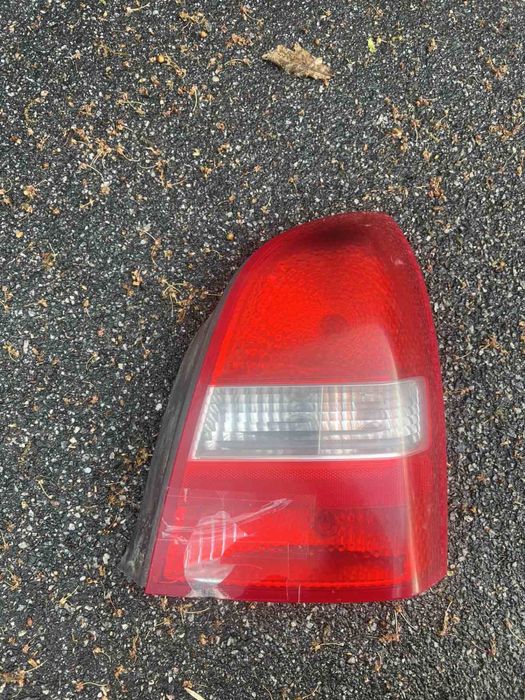 Продам стоп задній фонарь nissan