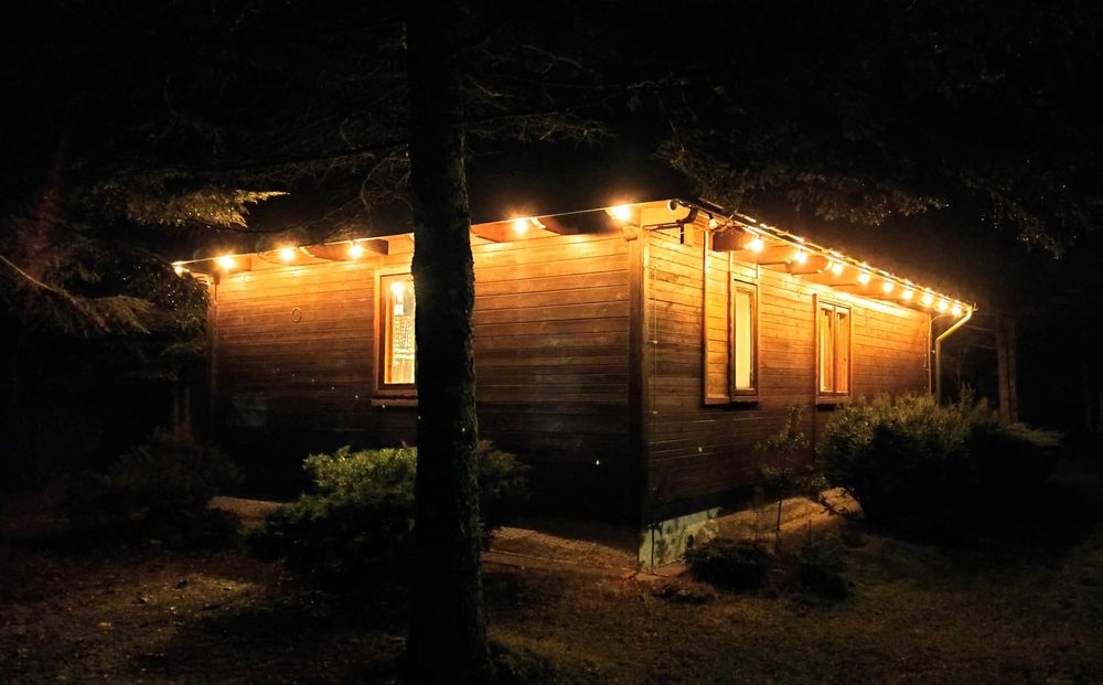 Domek Leniwiec: Jacuzzi, Kominek, Las, Rzeka. Komfort, Relaks, Spokój