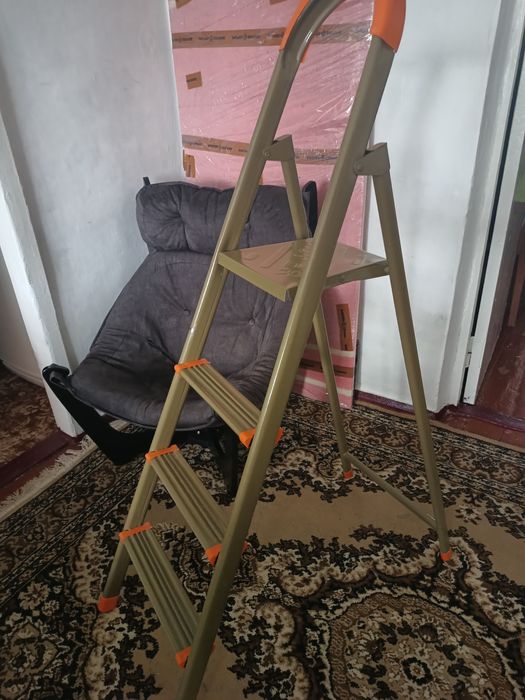 Продам стремянку для дома