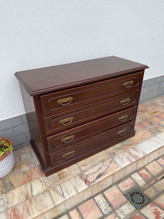 Cómuda em excelente estado