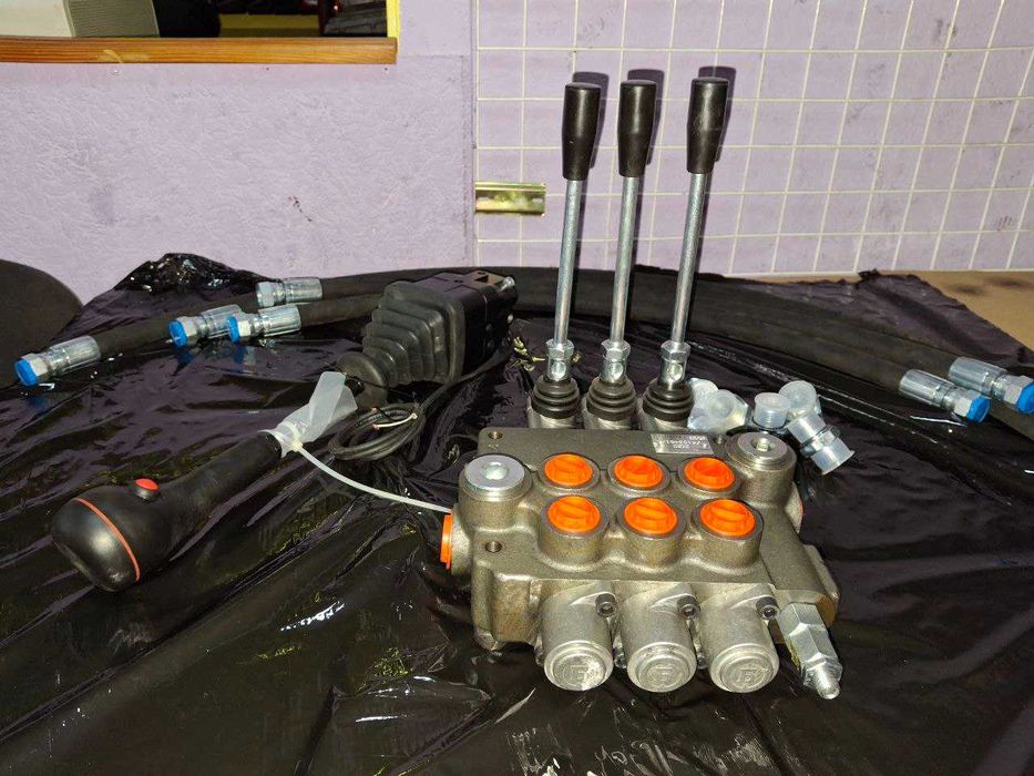 Дивертор потока электромагнитный DVS6 делитель/дільник потока 12-24В