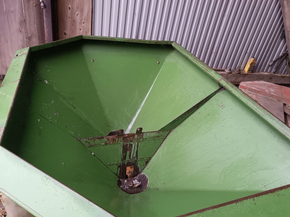 Rozsiewacz nawozu Amazone zaf 603