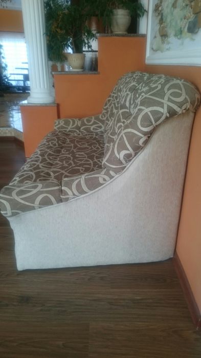 Диван та два крісла