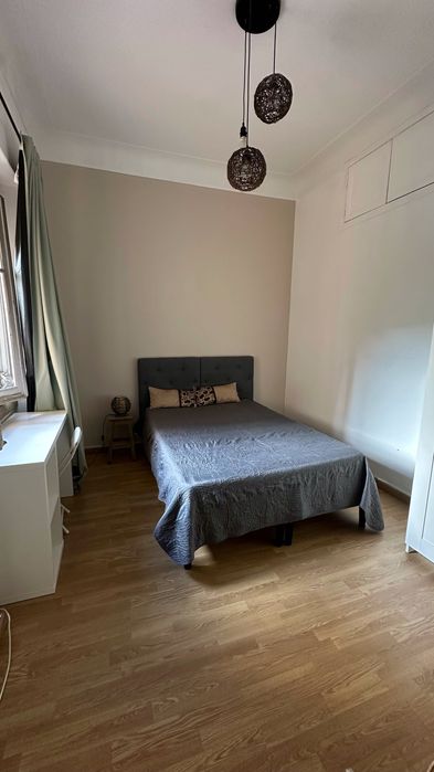 Quarto para arrendar na lapa/estrela