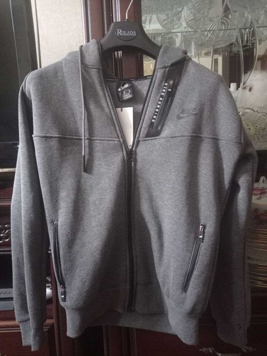Продаю кофту/батнік NIKE